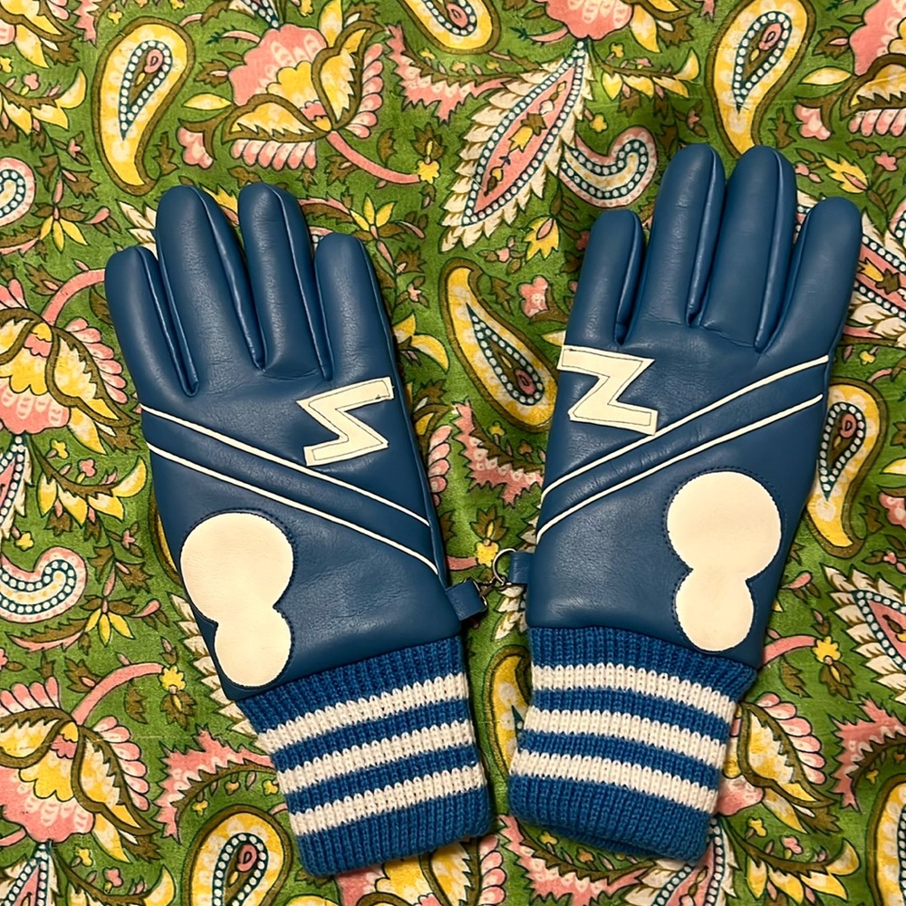 Vintage inspired gloves